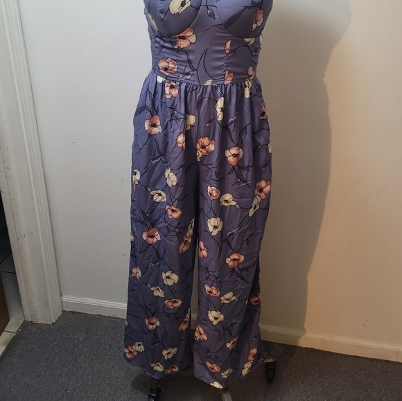 Floral Jumpsuit - Picture 2 of 4